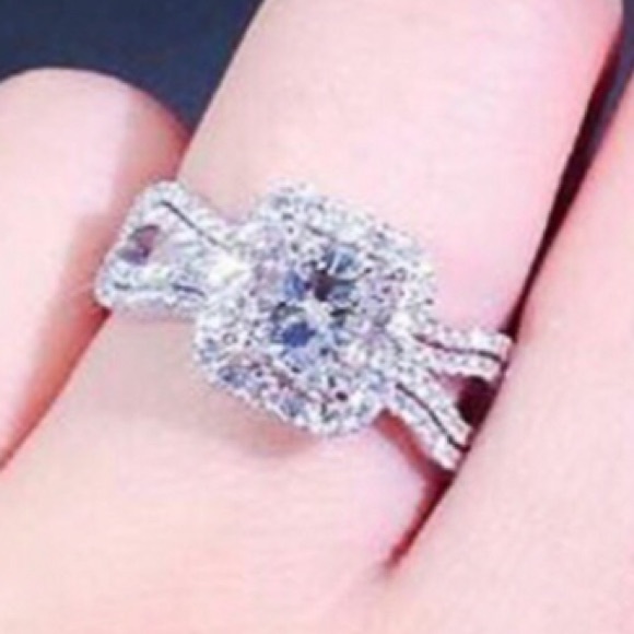 Sexy Square Wedding Ring - Picture 5 of 6